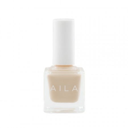 AILA: I´M NAKED! I´M NAKED!